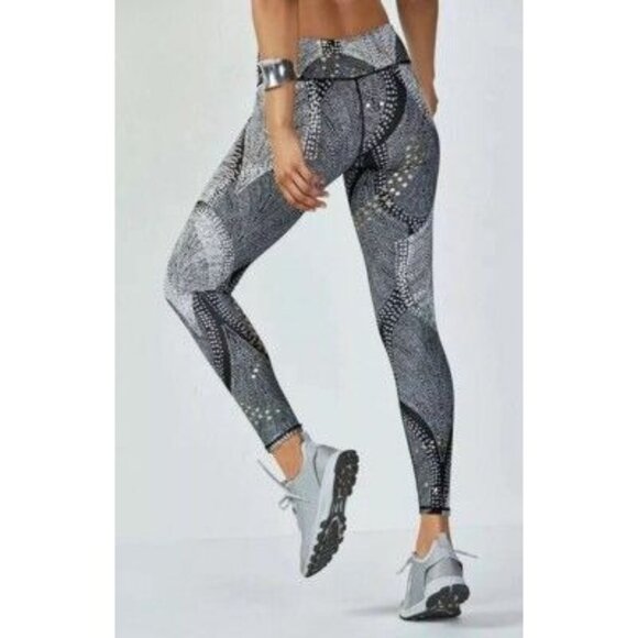 Fabletics Gray Salar Printed Powerhold Crop Athletic Leggings S - Picture 2 of 6